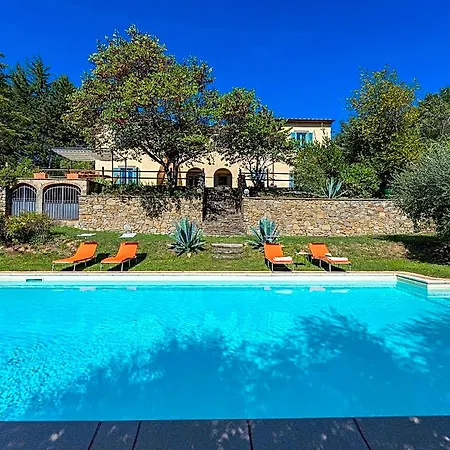 Casa Pippin 8, Emma Cortona